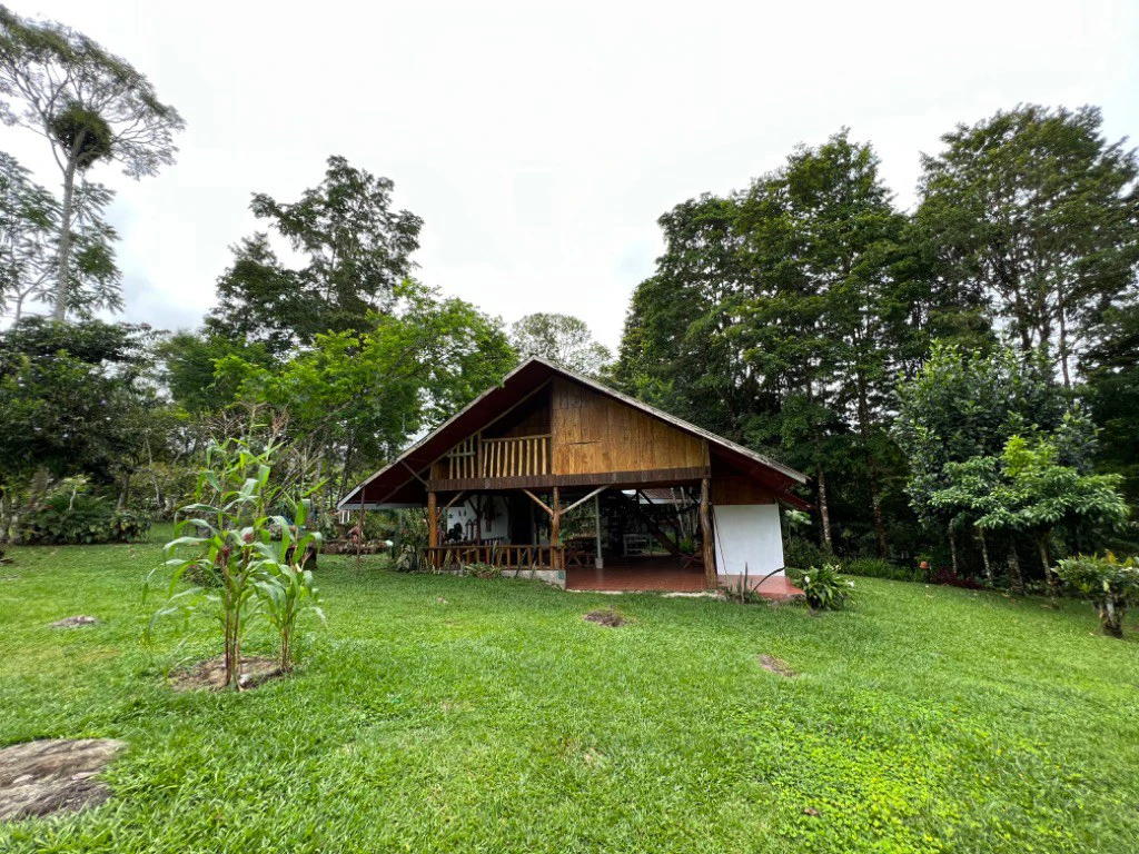 Mountain and Countryside House For Sale in Santa Elena
