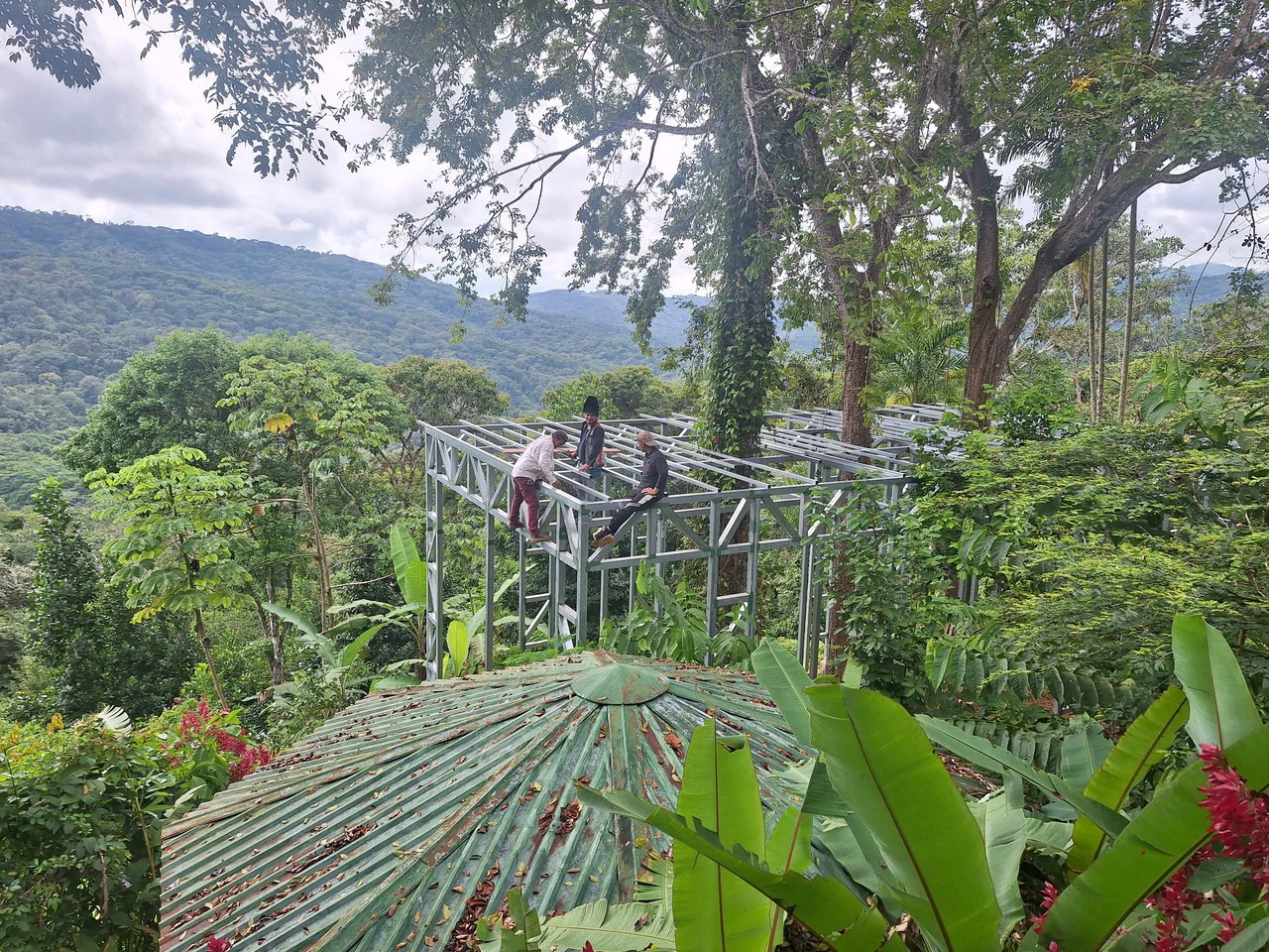 Prime 7.8 Acre Commercial Property with Restaurant for Sale in Costa Rica - Gallery image 45