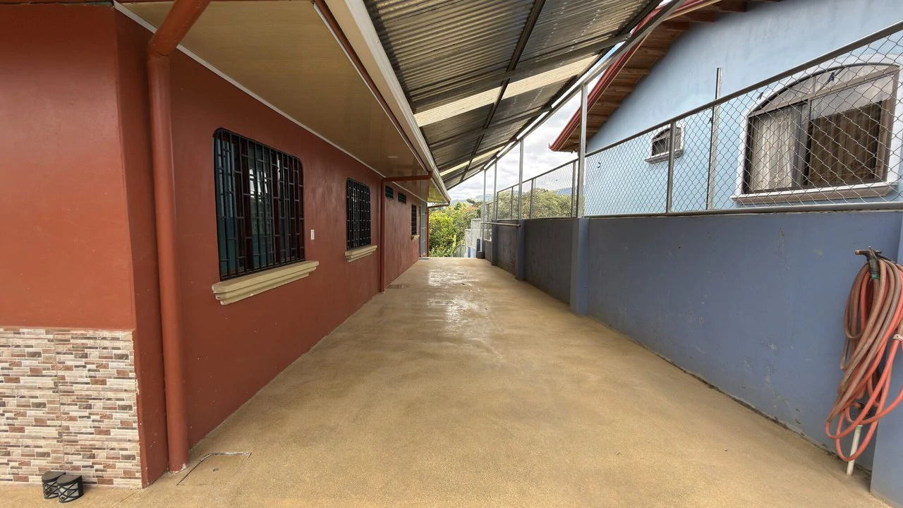 Countryside House For Sale in San Isidro del General - Gallery image 14
