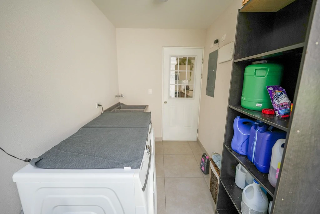 House For Sale in San Rafael - Gallery image 15