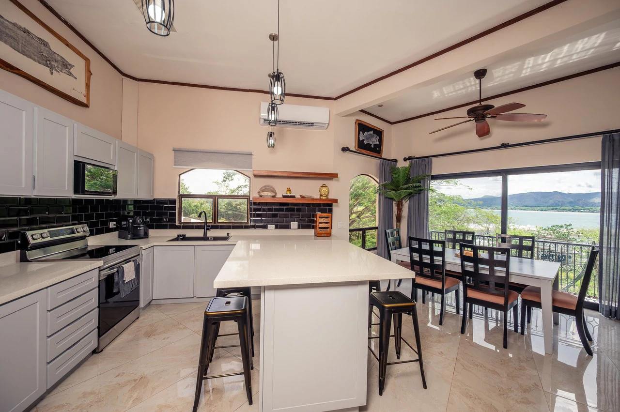 Flamingo Marina Real Penthouse 133: Ocean-View Condo in Playa Flamingo - Gallery image 5