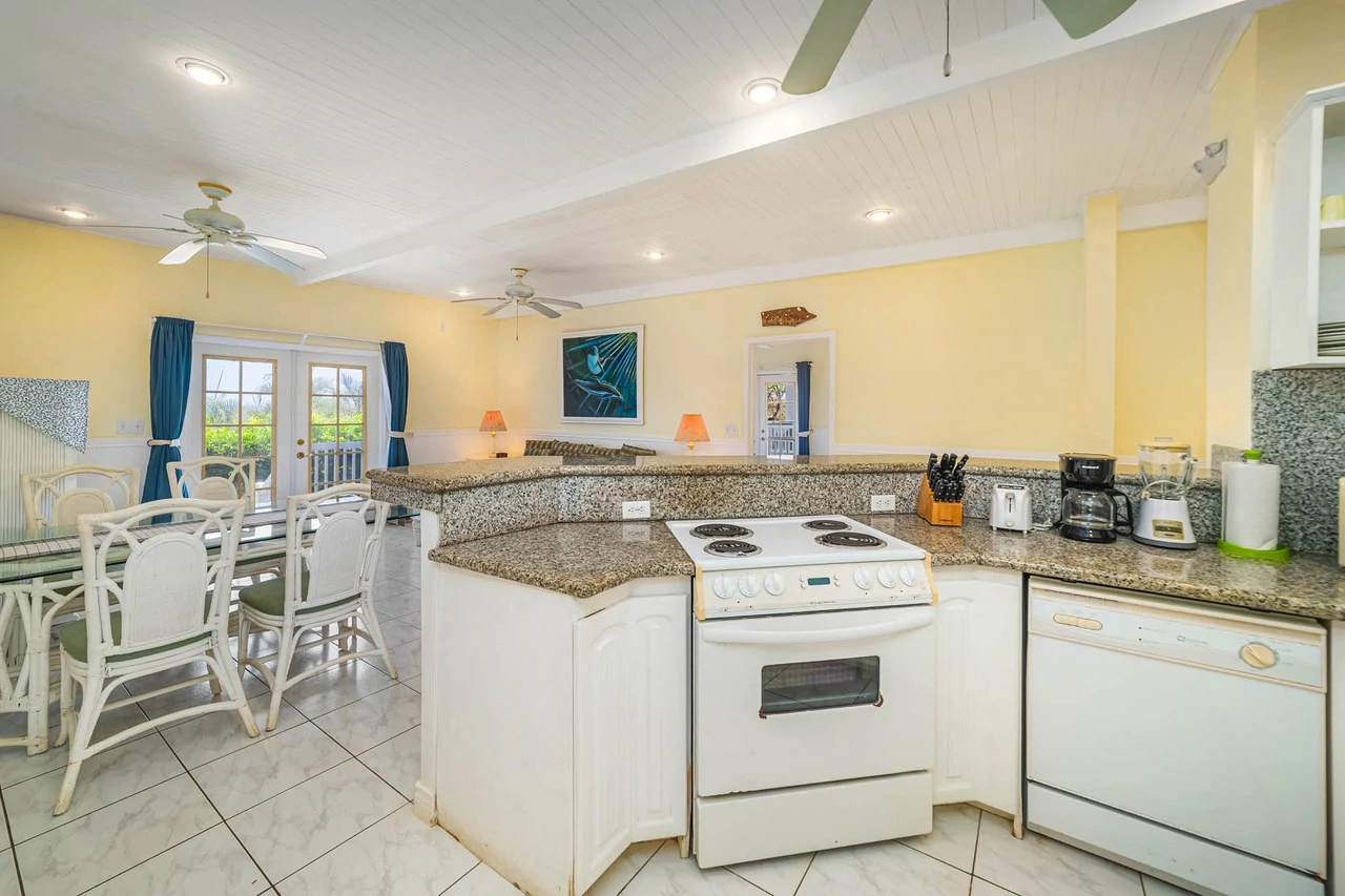 The Sanctuary #3: Ocean View Seaside Condo - Gallery image 13