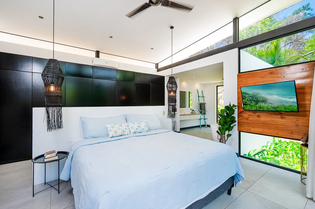 Casa Kalachuchi: Gorgeous Modern Jungle Oasis with Sunset Views in Gated Community - Gallery image 13