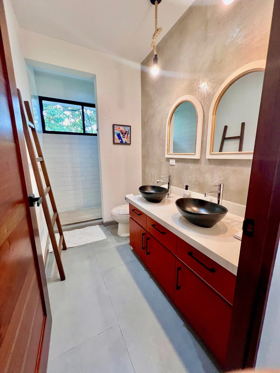 0.17 ACRES – 3 Bedrooms, Brand New Luxury Home in Uvita, Minutes From Beaches and Services, Wooded Lot, Year Round Stream, Private And Fully Furnished, Ready to Move!!! - Gallery image 18