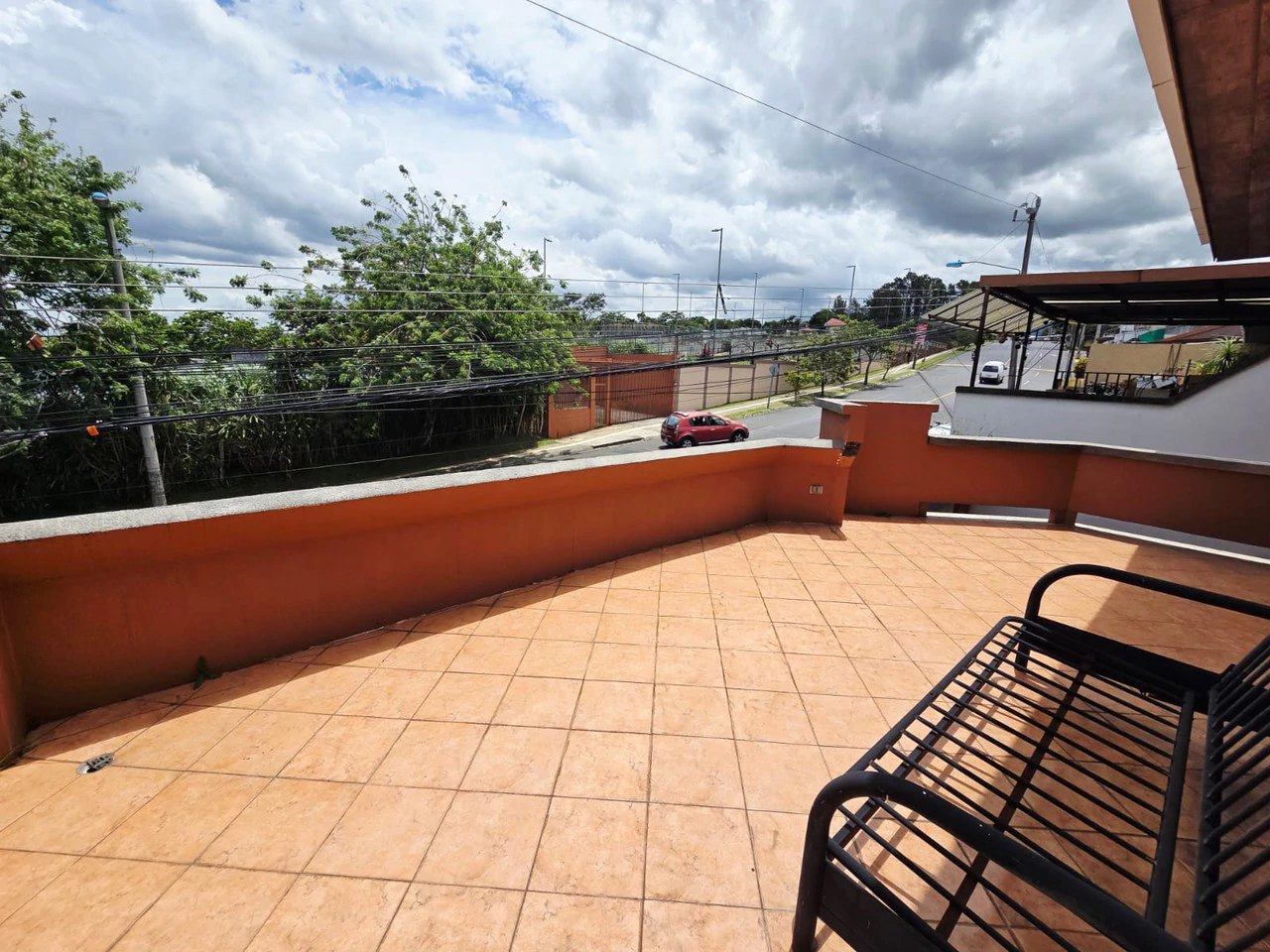 LARGE HOUSE FOR SALE IN MERCEDES NORTE, HEREDIA - Gallery image 28