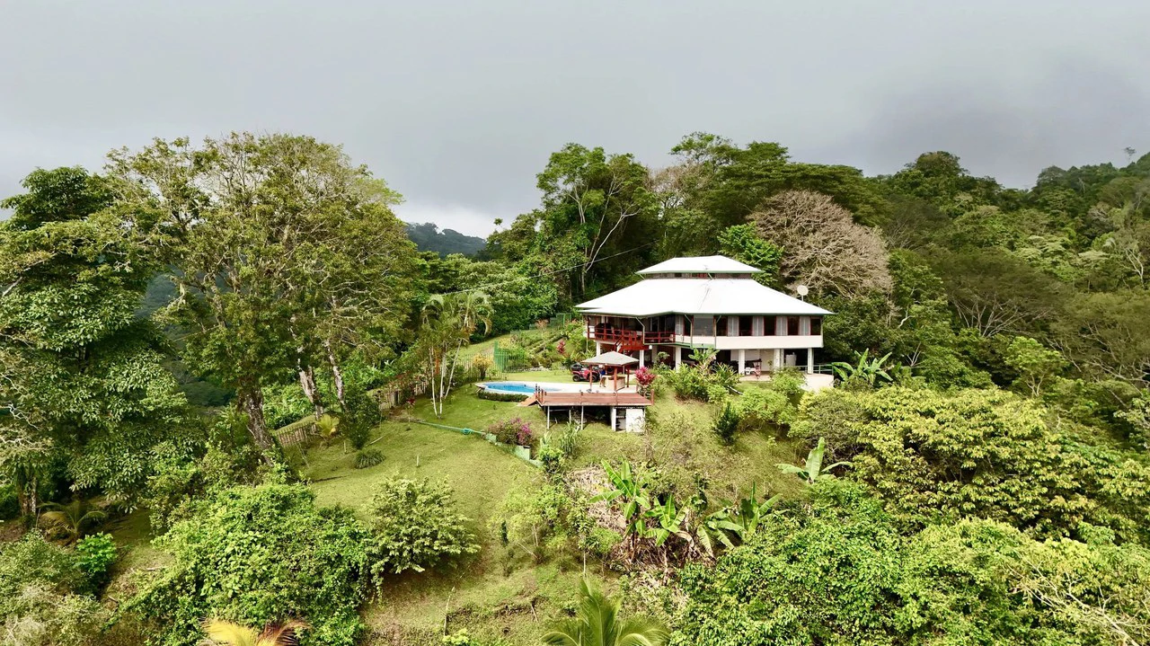 CASA DE LAPAS - OCEAN VIEW: Could you live at the Top of a Mountain in Costa Rica?  Because.... now you can!  Billion dollar views for only $1 Million USD. - Gallery image 49