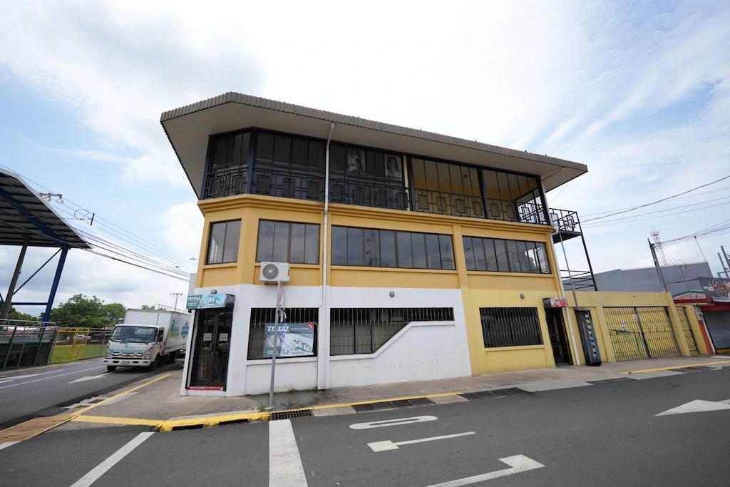 Retail Strip Center For Sale in Esparza - Gallery image 5