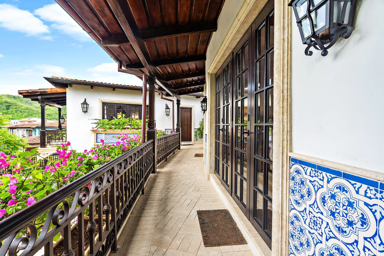 27 Cartagena: Unique Luxury Beachfront Home - Gallery image 44