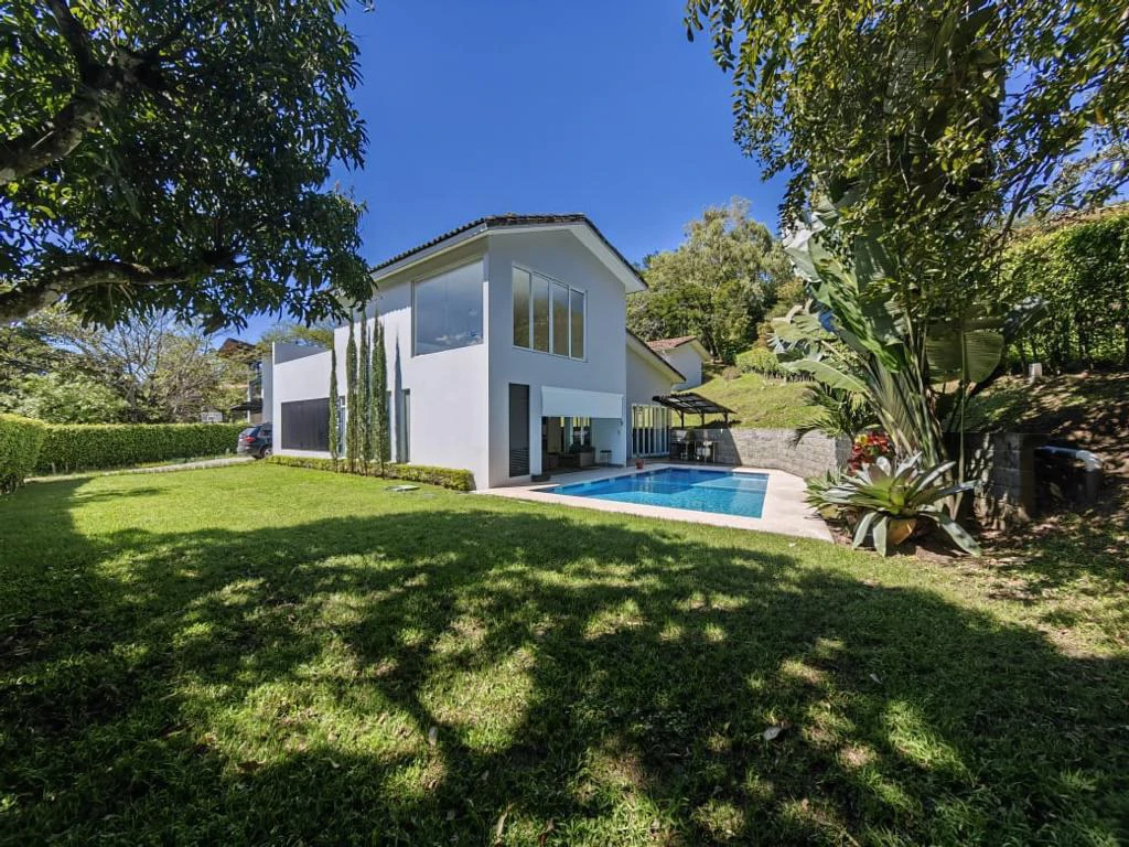 Residencia Villareal Santa Ana: Luxury home for sale in Villareal Santa Ana, Costa Rica
