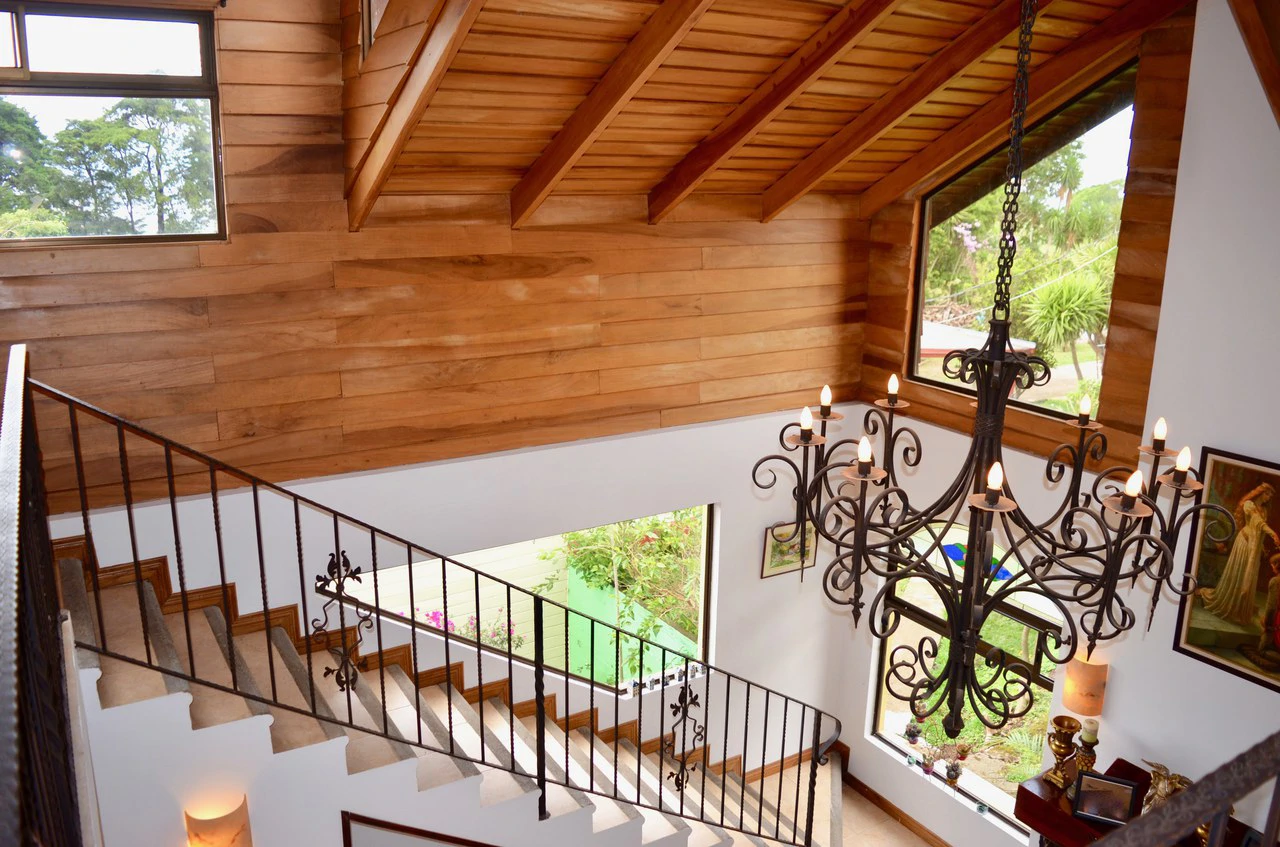MOUNTAIN PROPERTY WITH VIEW AND 3 HOUSES - Gallery image 31