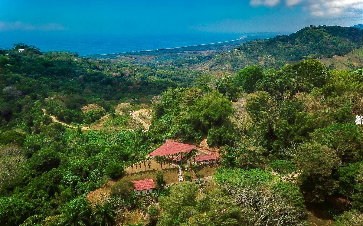 3.64 ACRES - 3 Bedroom Home With Expansive Ocean Views, Multiple Areas to Build, Public Road With Commercial Potential, 10min to the Beach!! - Gallery image 6