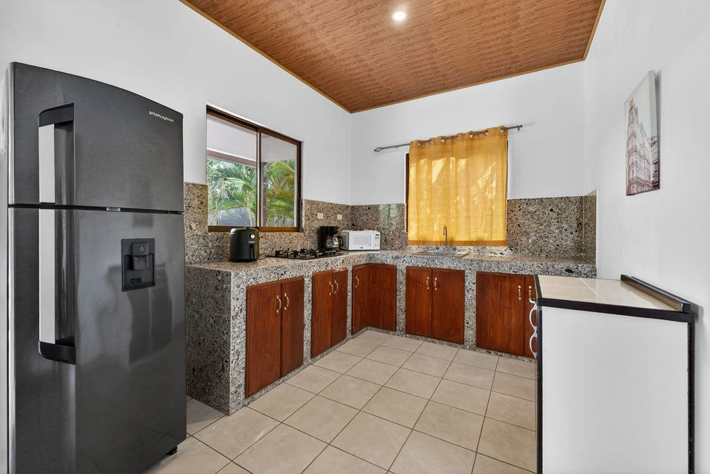 Villa Los Monos: High-Income 9-Unit Rental Property Near Playa Grande - Gallery image 28