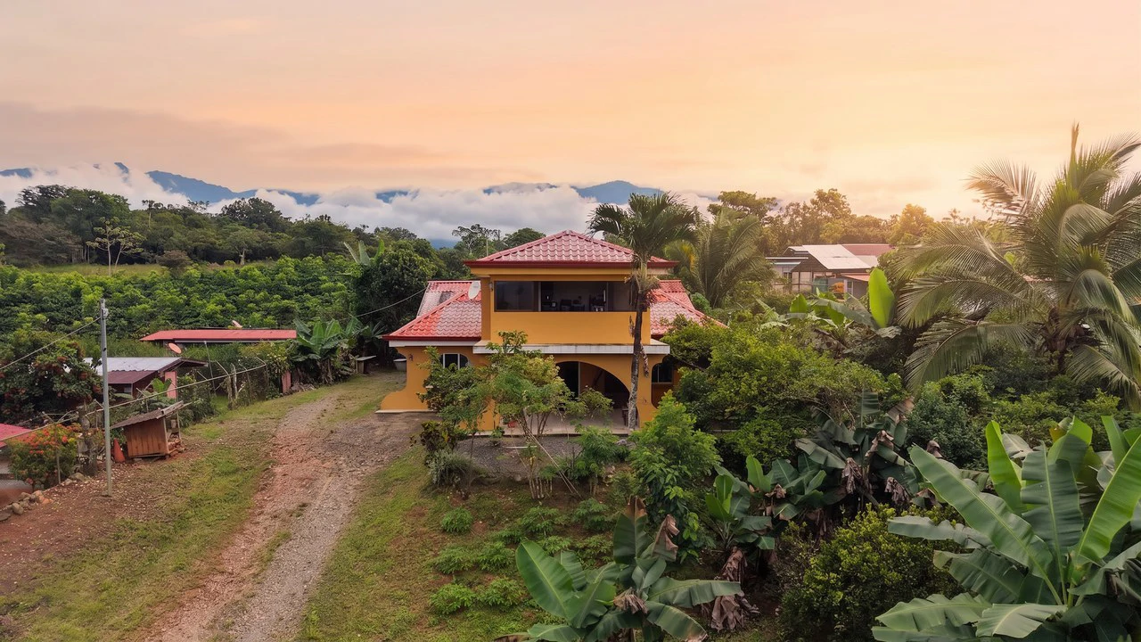 House For Sale in San Pedro