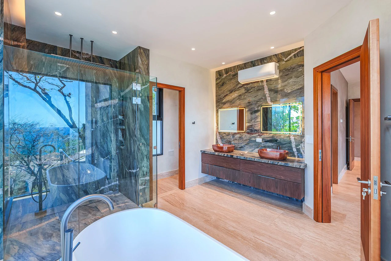El Palacete Flamingo: 7BR Luxury Home with Vast Ocean Views - Gallery image 4