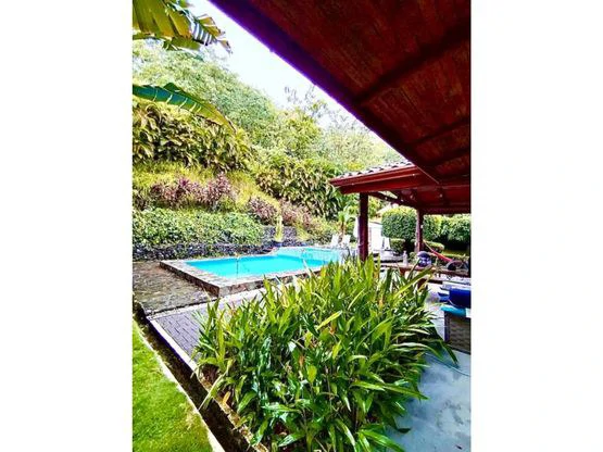 BEAUTIFUL HOUSE WITH SPECTACULAR POOL - Gallery image 20