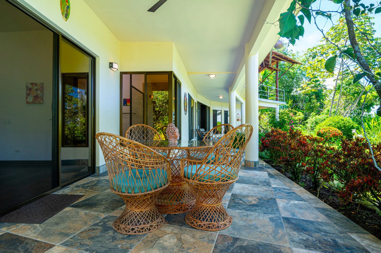 Casa Única -: Ocean View Oasis with Commercial Potential in the Heart of Uvita - Gallery image 14