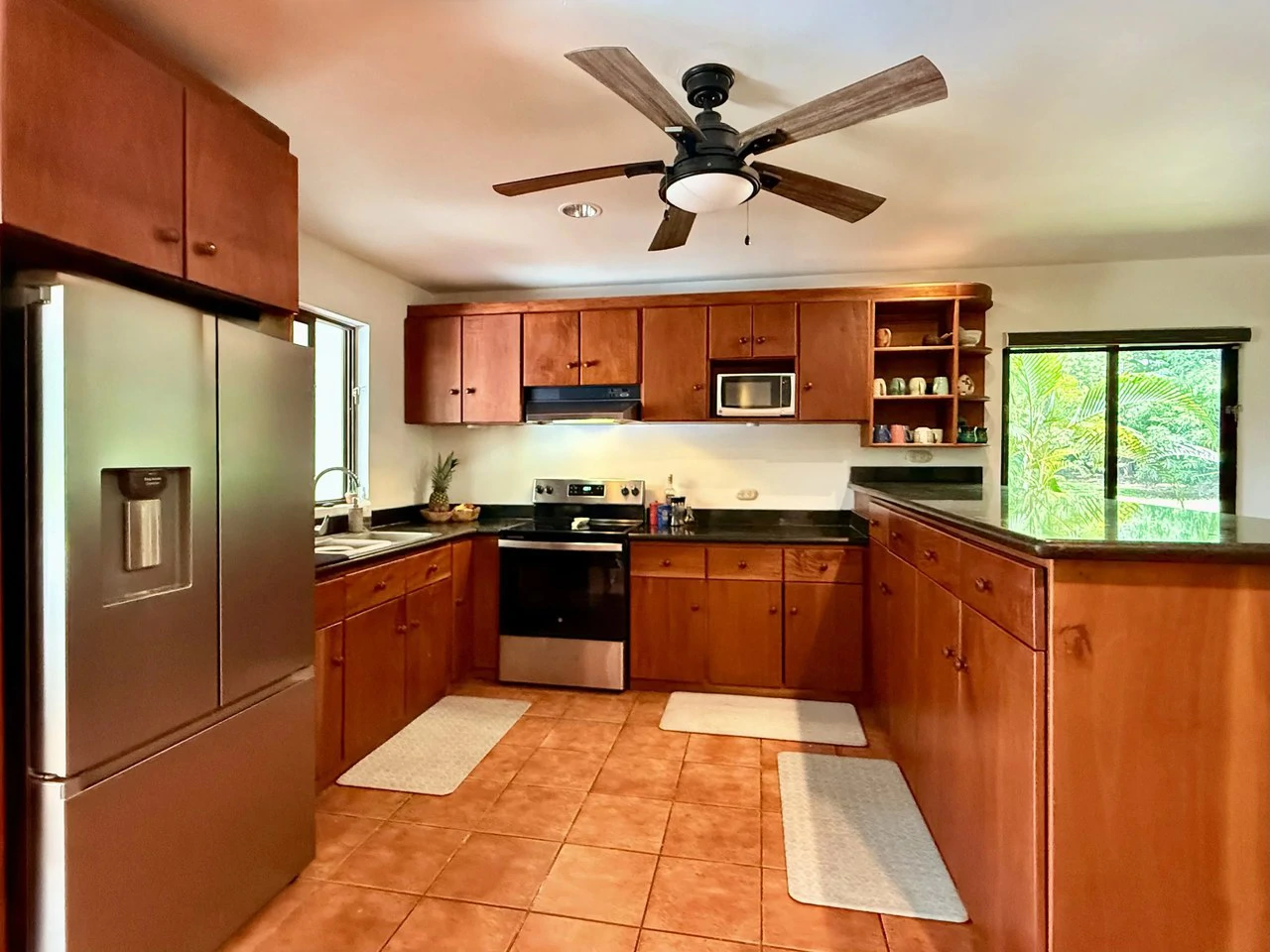 Tropical Villa 519: $629,950 USD Gated Los Delfines Golf & Country Club Beachfront Village. 5 min walk to Swimming beach in Bahia Ballena on the Southern Nicoya Penisula - Gallery image 33