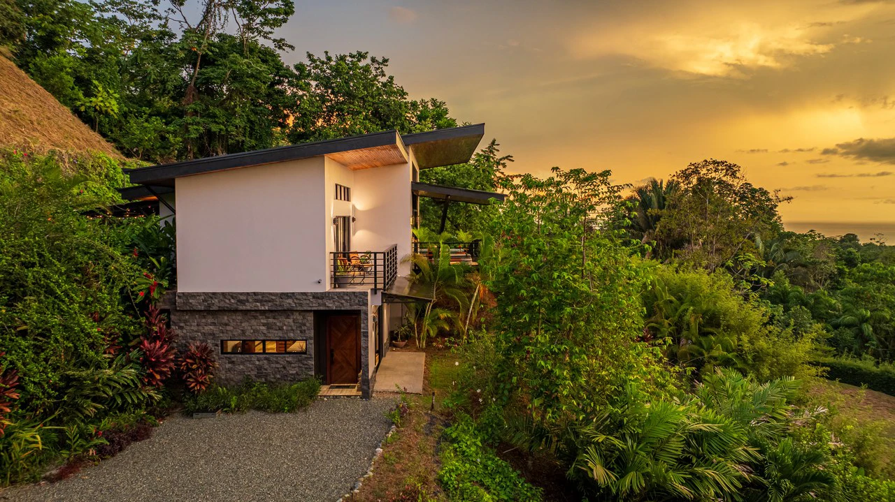 Casa Markissa: Luxury Oceanview Villa with Proven Rental Income. - Gallery image 43