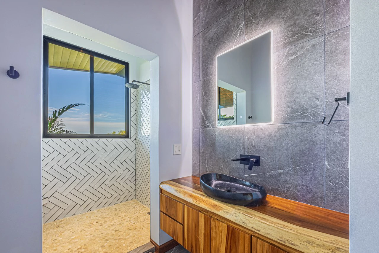 Beautiful Ocean View Casa Espiritu de la Jungla in Ojochal. Excepting Bitcoin!: Mountain House For Sale in Ojochal - Gallery image 33