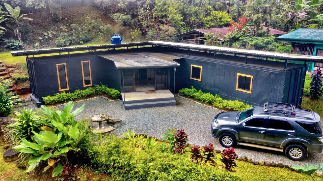 0.19 ACRES – 3 Bedroom Container Homes With Additional Building Lot,15min to Dominical and Beaches!! - Gallery image 2