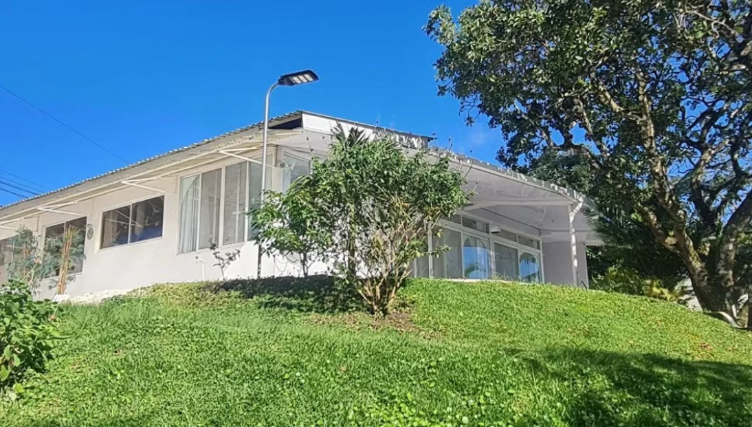 VILLA VIDA TRANQUILA - Modern Bright Home on Lake Front Property-DRASTIC REDUCTION FROM $585,000 - photo 2