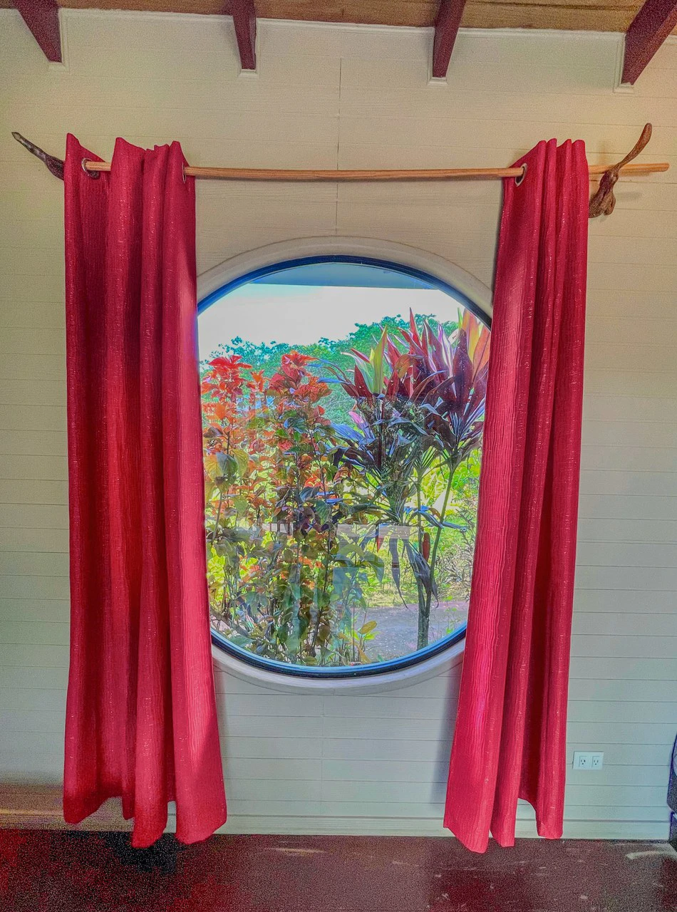 2.24 ACRES – 7 Bedrooms Ocean View Boutique Hotel With Two Pools, 5 Minutes to Uvita, Multiple Rental Options!! - Gallery image 17