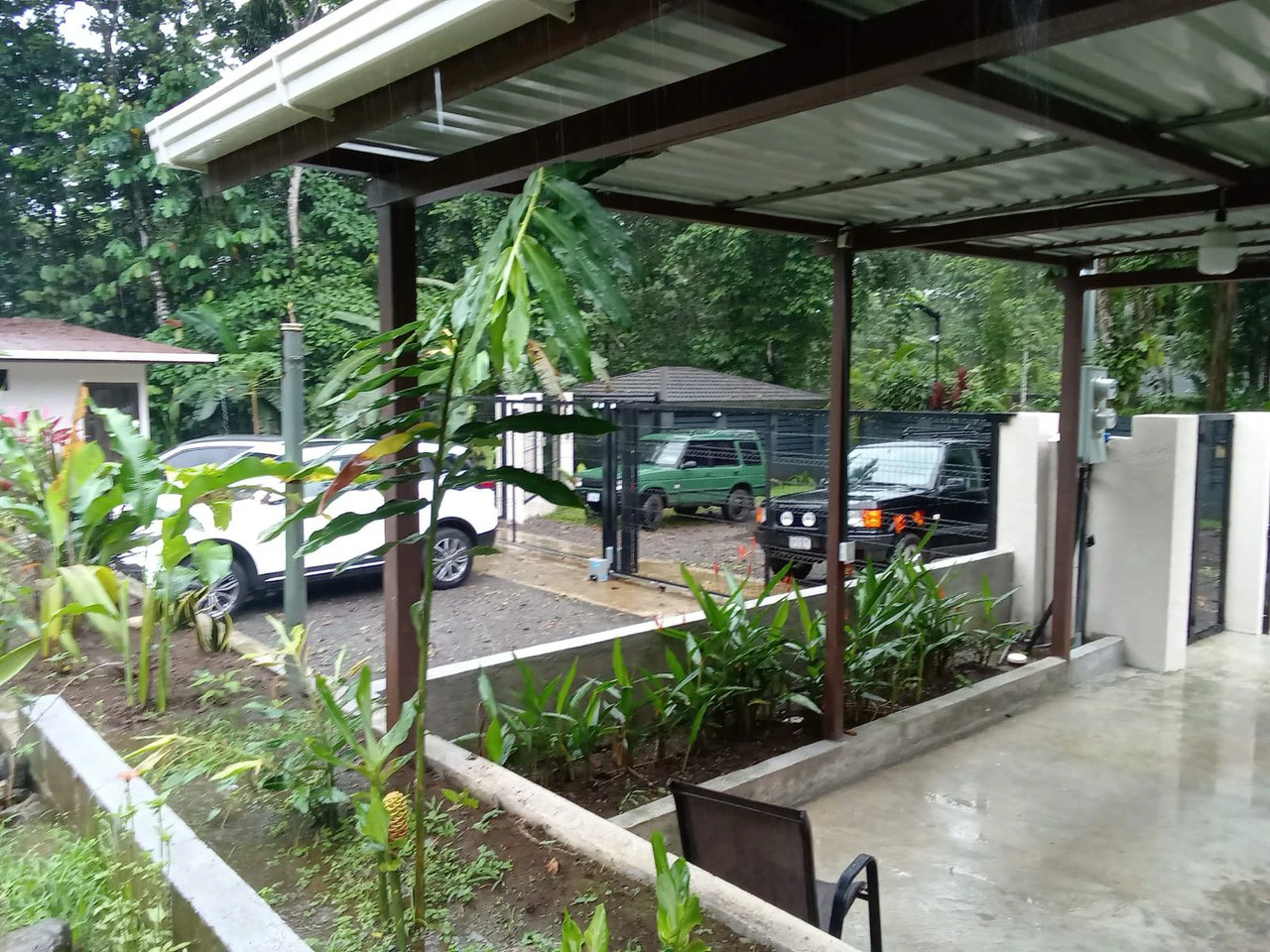 Turnkey Riverside Income Property for Sale on Waterfalls Road - Gallery image 3