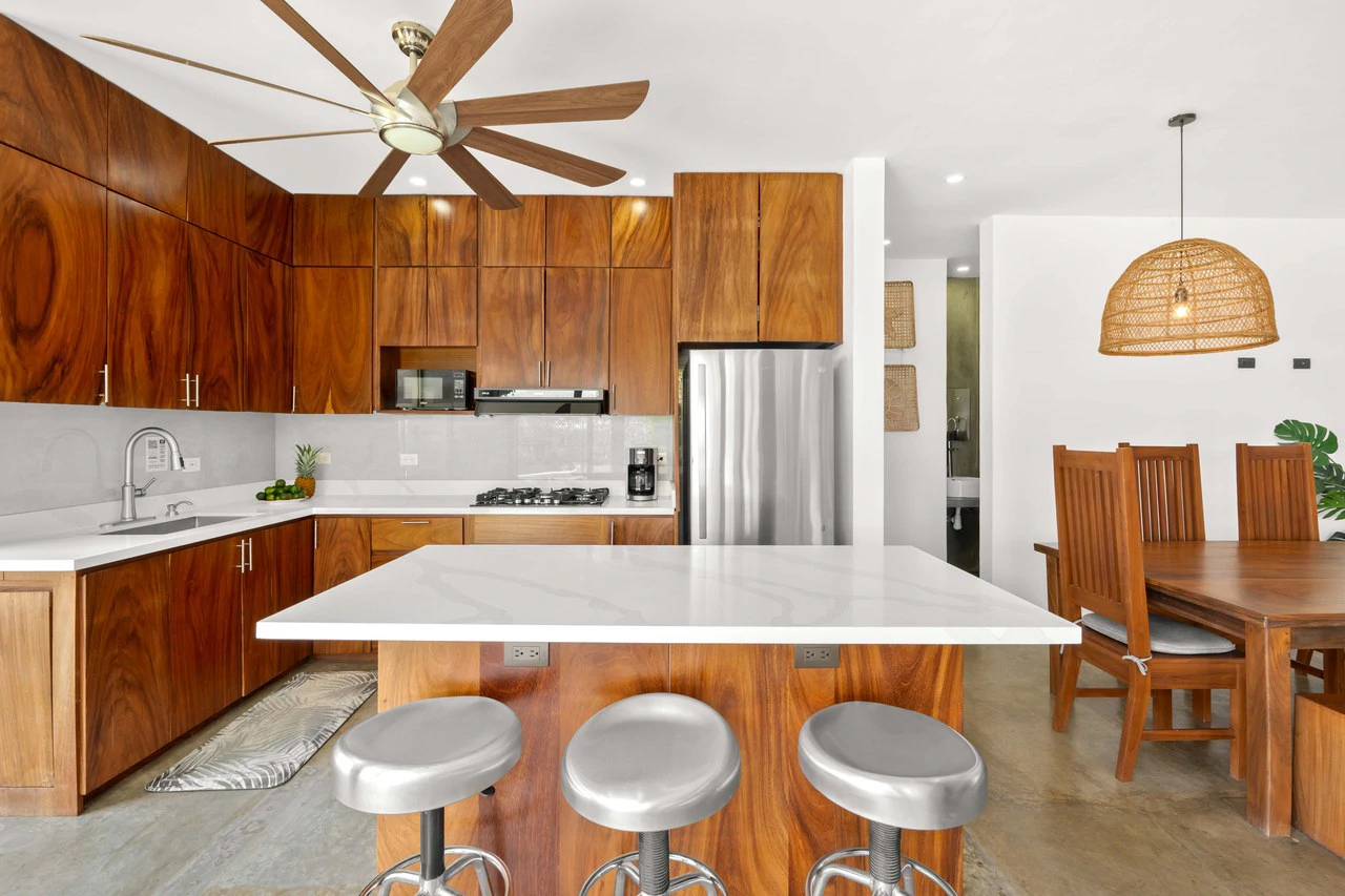 Casa Hijau: Modern Ocean-View Surf Home in Marbella - Gallery image 7