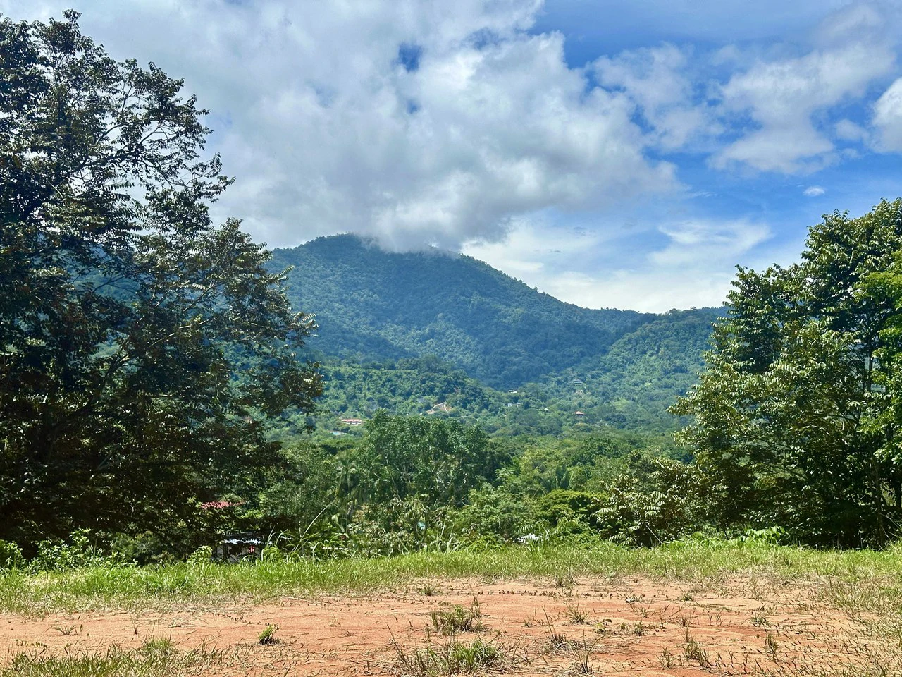 Build-Ready Lot in Ojochal’s Calle Cacique | Easy Access & Stunning Mountain Views - Gallery image 5