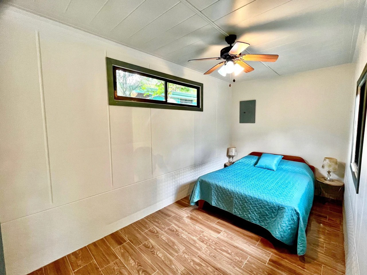 0.19 ACRES – 3 Bedroom Container Homes With Additional Building Lot,15min to Dominical and Beaches!! - Gallery image 8