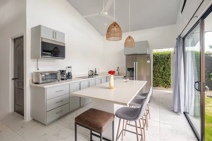 Butterfly Wings House 3 Bed 2 Bath Walking Distance To Town - Gallery image 10