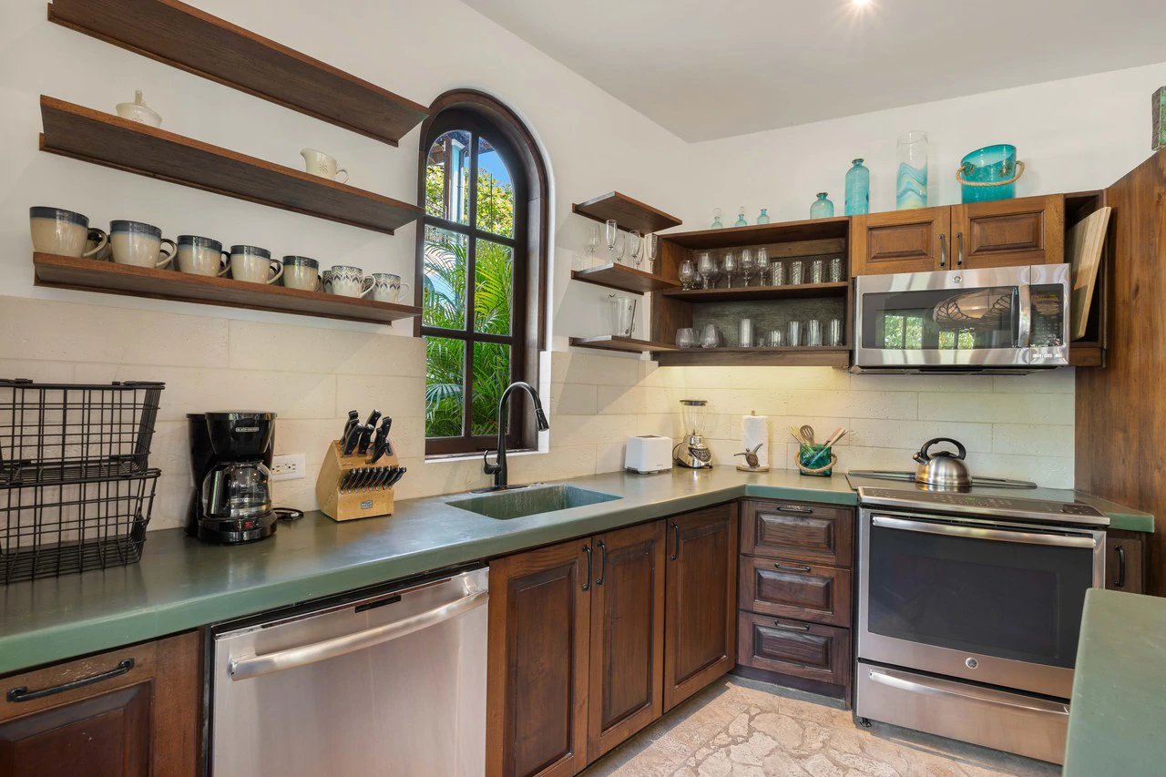 10 Plaza Carlota: A Rare Single-Level Gem in Las Catalinas - Gallery image 6