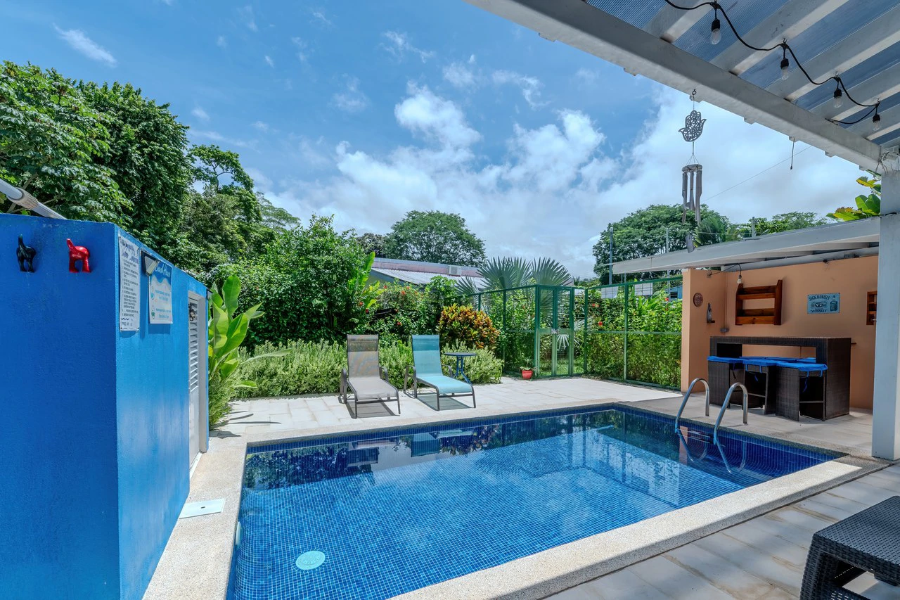 Playa Chamán Beach: Home for Sale – 3 Br, Pool, Walk to the Beach - Gallery image 9