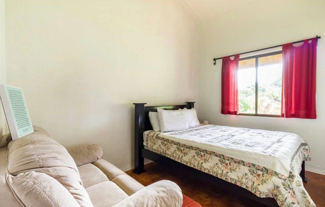 NATURE LOVERS PARADISE ! Jungle home on 25 acres with beautiful views - Gallery image 9