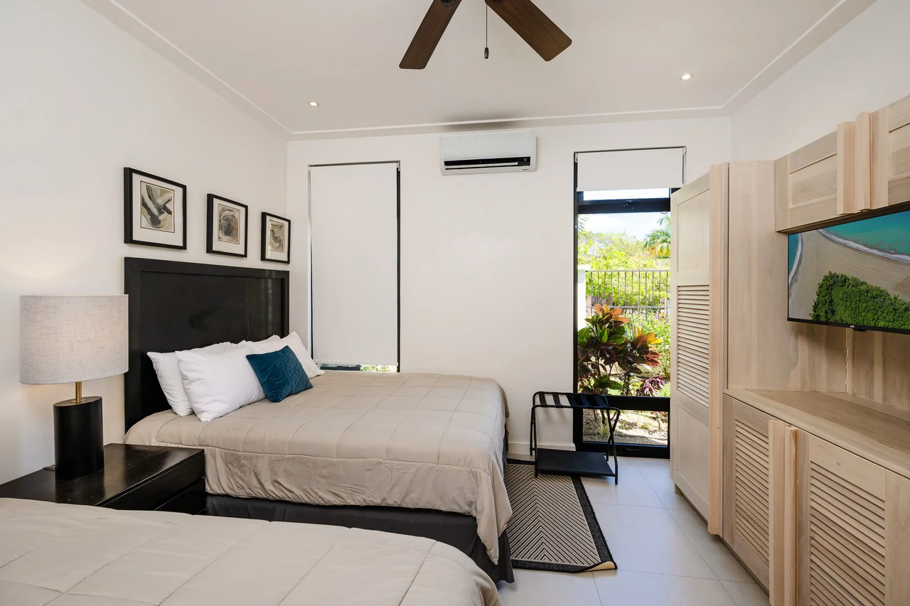 Casa Rio: Modern 5-Bedroom Home with Pool & Casita in Surfside Potrero - Gallery image 23