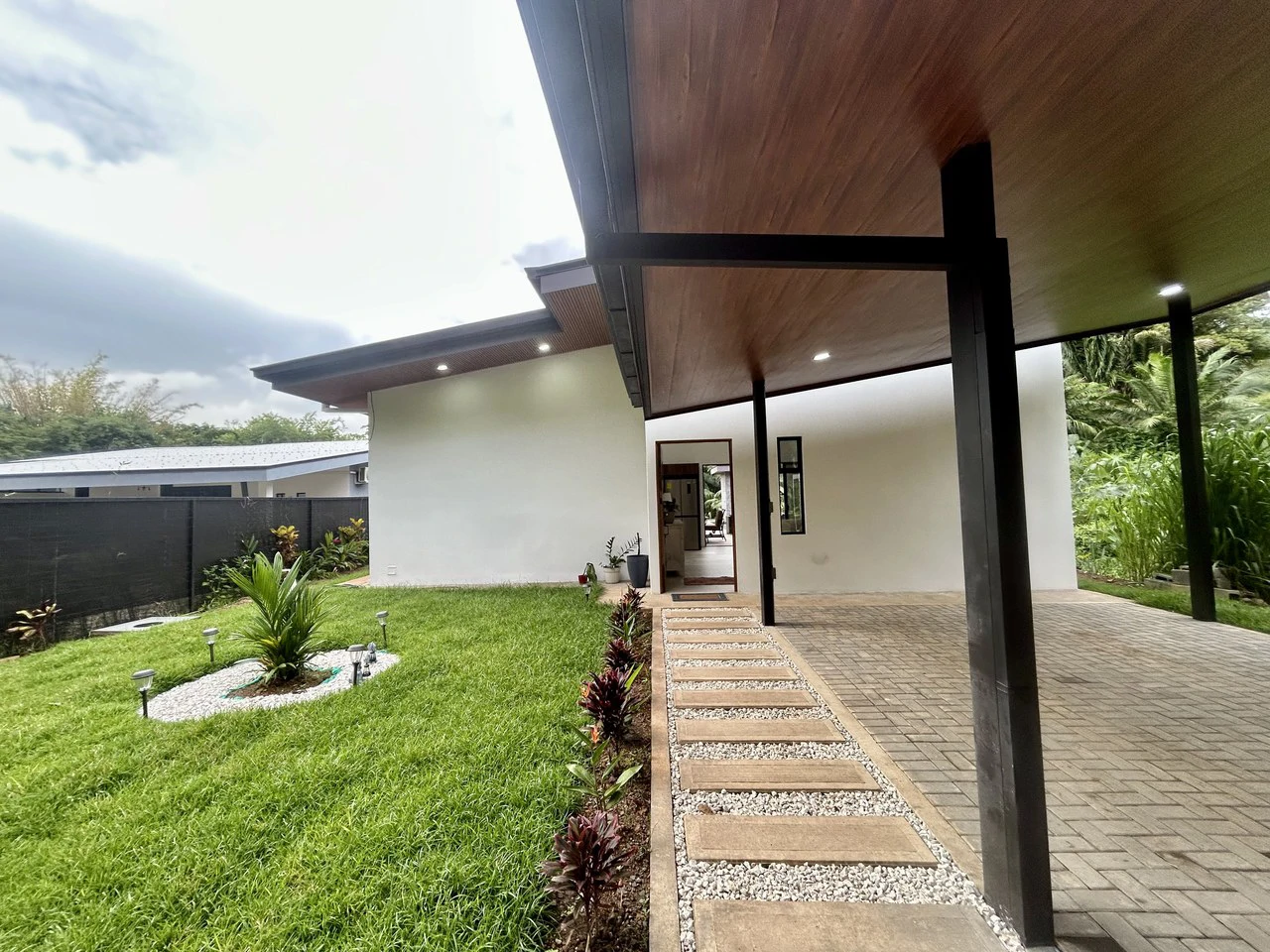 Casa Jardines: Brand new house with pool - Gallery image 20