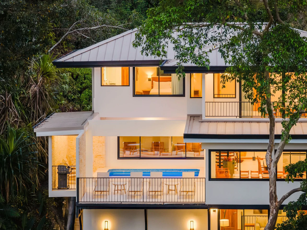 Exceptional Ocean & Jungle-View Estate in a Prestigious Gated Community near Marina Pez Vela - Gallery image 23