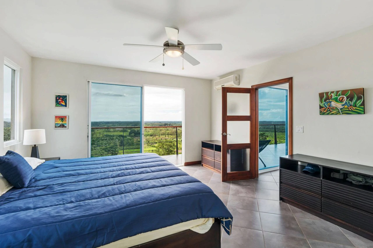 Casa Sol: Exceptionally Private Home with Panoramic Ocean, Mountain & Sunset Views - Gallery image 20