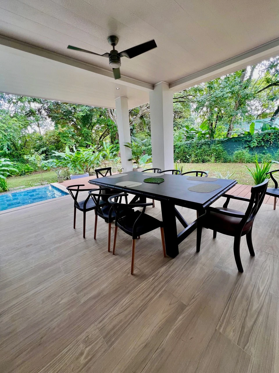 0.17 ACRES – 3 Bedrooms, Brand New Luxury Home in Uvita, Minutes From Beaches and Services, Wooded Lot, Year Round Stream, Private And Fully Furnished, Ready to Move!!! - Gallery image 29