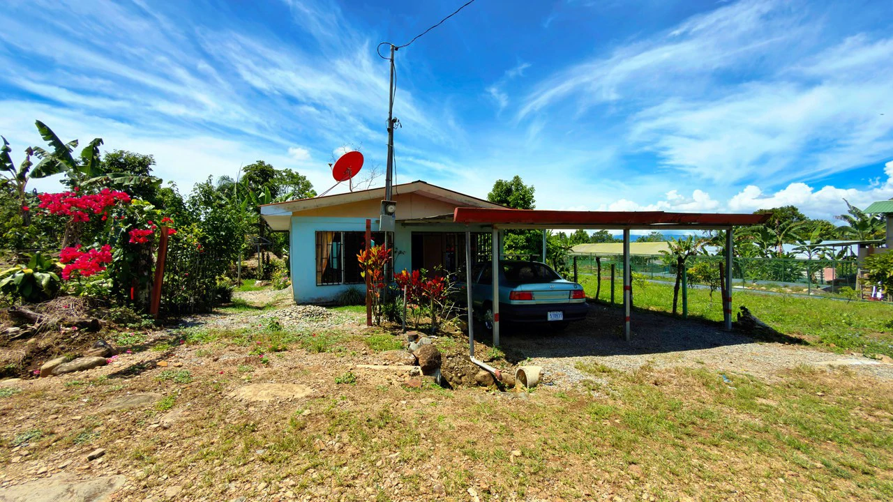 RURAL HOME IN PEACEFUL ENVIRONMENT AT PLAYA VERDE, SANTA ELENA 206 SQM LOT - Gallery image 2