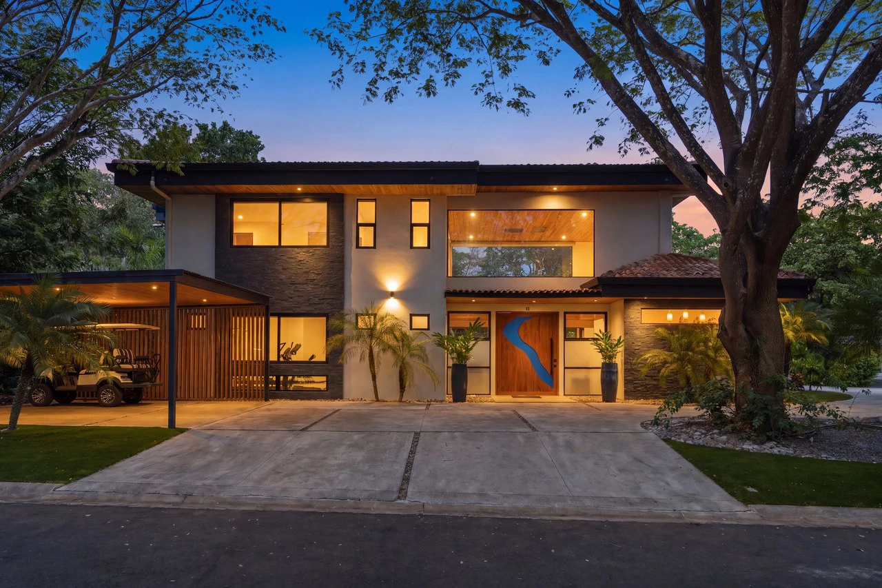 Casa La Ola Perfecta: Luxury 5-Bedroom Home with Pool Near the Beach in Hacienda Pinilla - photo 44