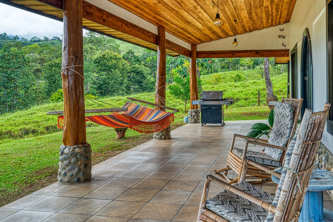 5 Bedroom Mountain Retreat Minutes from the Beach Platanillo Costa Rica - Gallery image 53