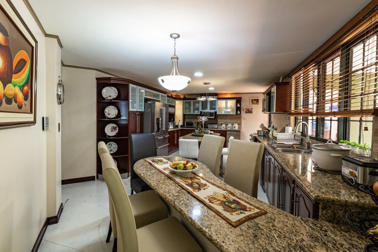 House For Sale in Escazú - Gallery image 6