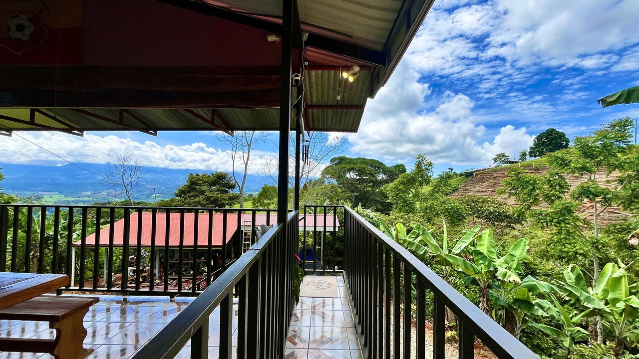 Mountain and Countryside House For Sale in Daniel Flores - Gallery image 25