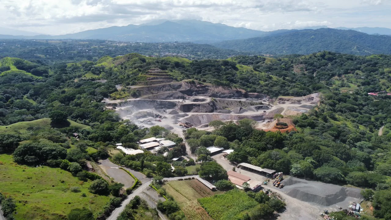 Large-Scale Investment: 108 ha. Industrial Rock Quarry & Diversified Investment Property - Gallery image 4