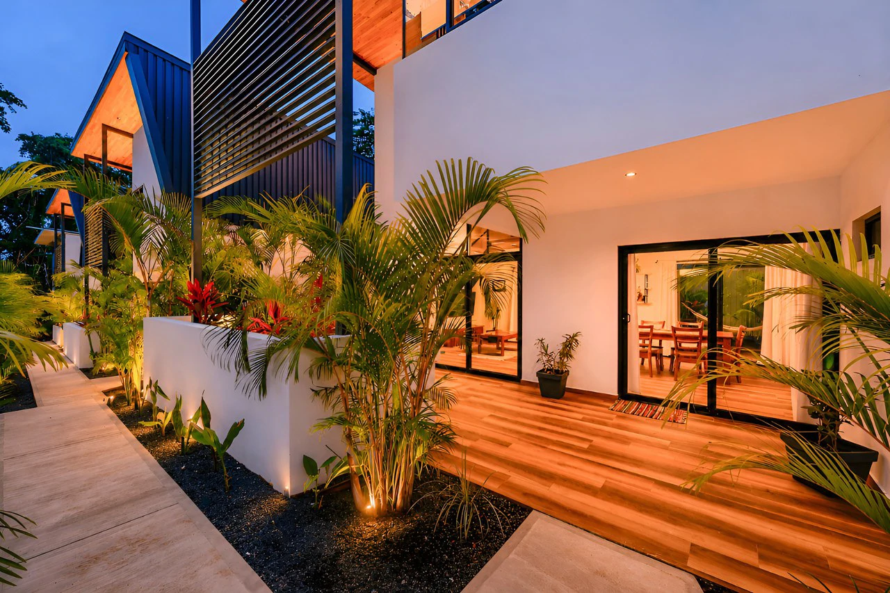 Villa Altamar: Four Private Villas Steps from Playa Langosta