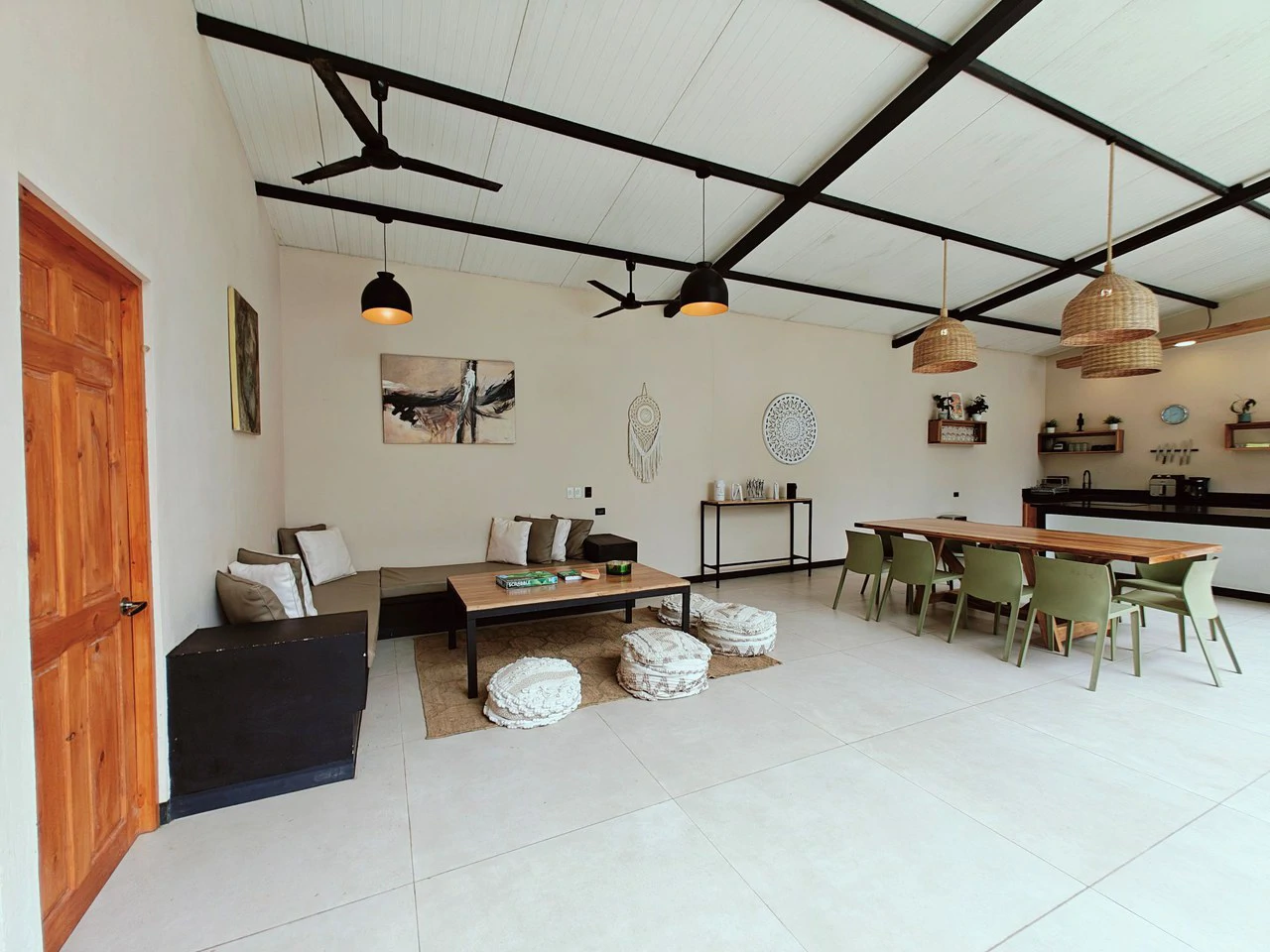 ID 751: Turn-Key Villa with Proven Income Near Cahuita National Park – Main House, Casita, and Stunning Pool on Over Half an Acre - Gallery image 7