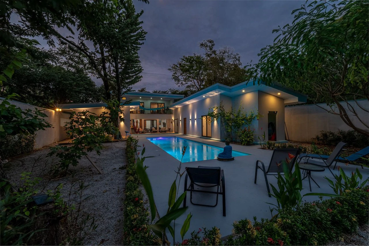 Casa Loto Azul: Exceptional Residence in Palm Beach Estates — Walk to Beach & Dining - Gallery image 5