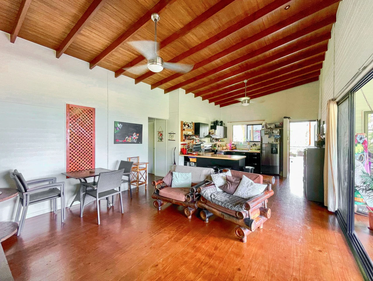 2.24 ACRES – 7 Bedrooms Ocean View Boutique Hotel With Two Pools, 5 Minutes to Uvita, Multiple Rental Options!! - Gallery image 35
