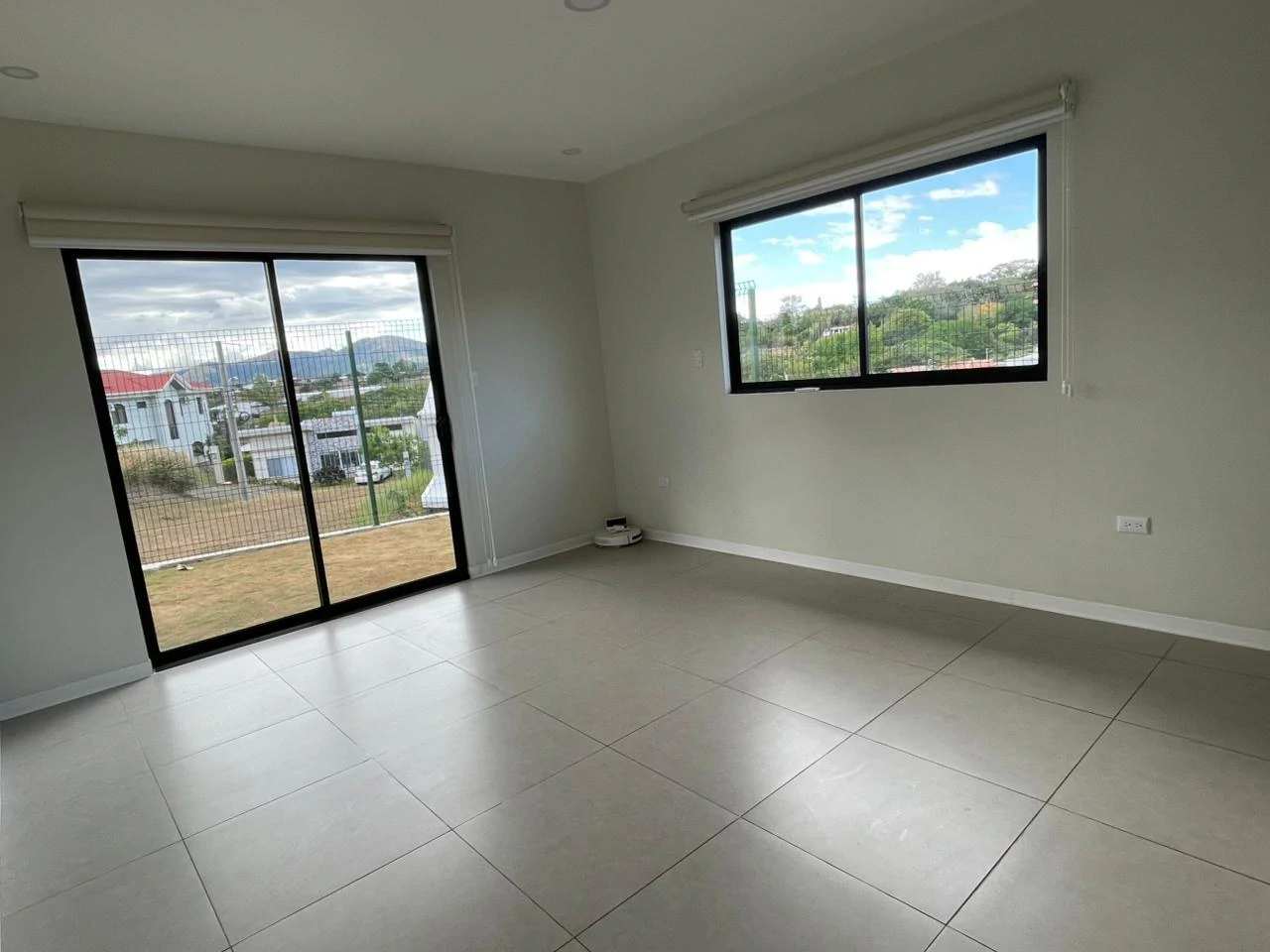 New Modern 3-Bedroom Home in Gated Community, Grecia, Alajuela with Scenic Views - Gallery image 5